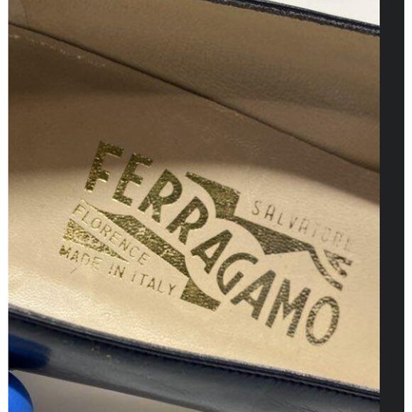 Authenticated Ferragamo Navy Reptile Leather Pumps - Picture 2 of 10